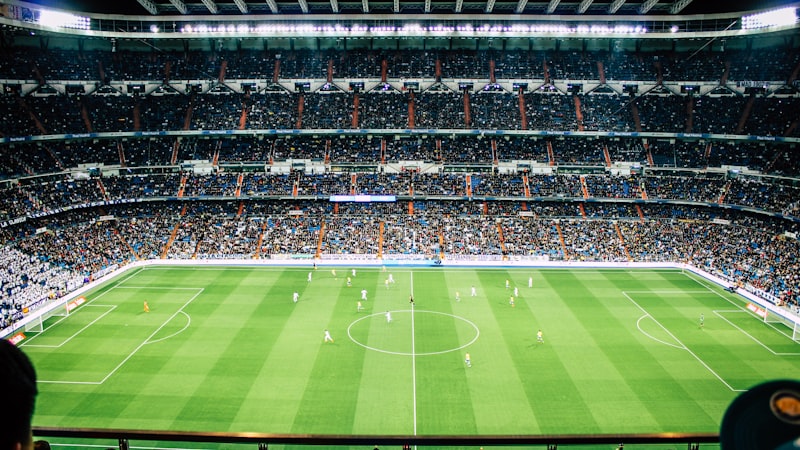 世界杯半决赛经典战役回放：球员突破防守的精彩瞬间